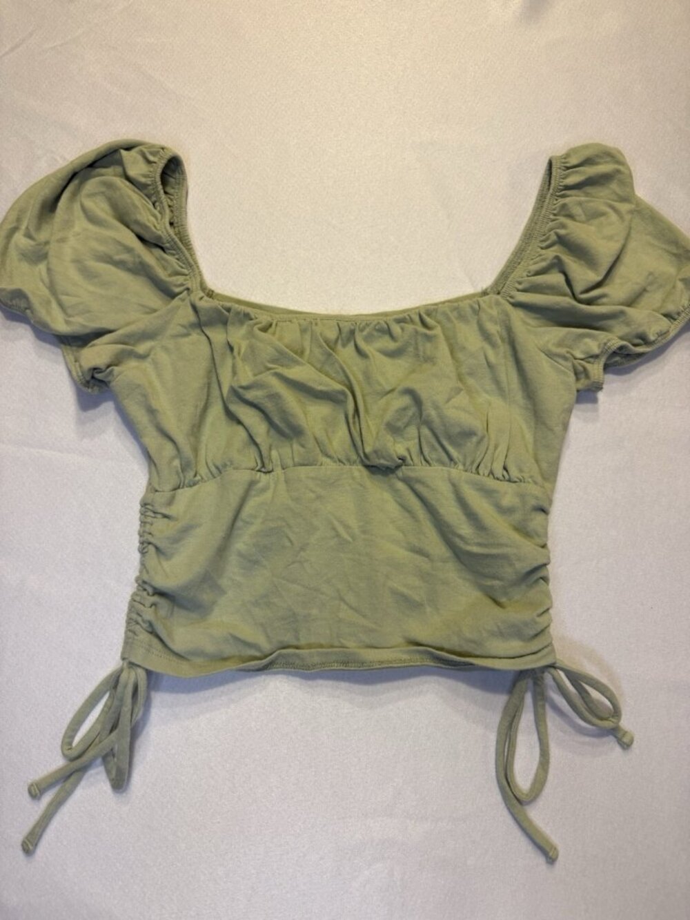 Hollister Women's Green Tie Short Sleeve Cropped Top Size S